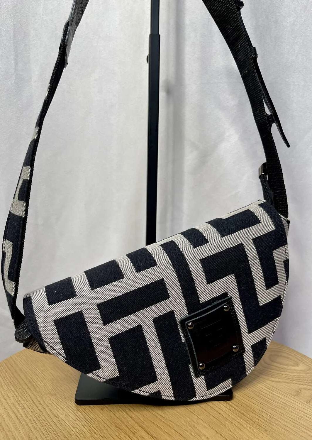 Τσάντα μέσης τύπυ μπανάνα forest. Ελληνικής κατασκευής, υφασματινη με δερμάτινες λεπτομερεις