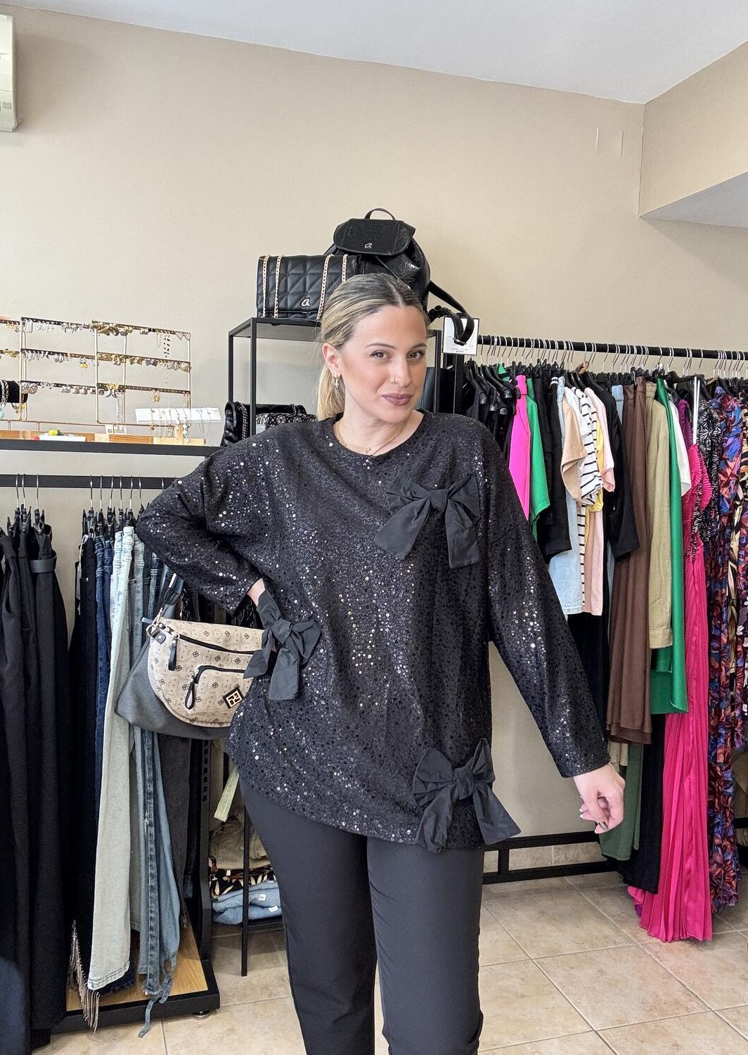 Μπλούζα με στρας και φιόγκους