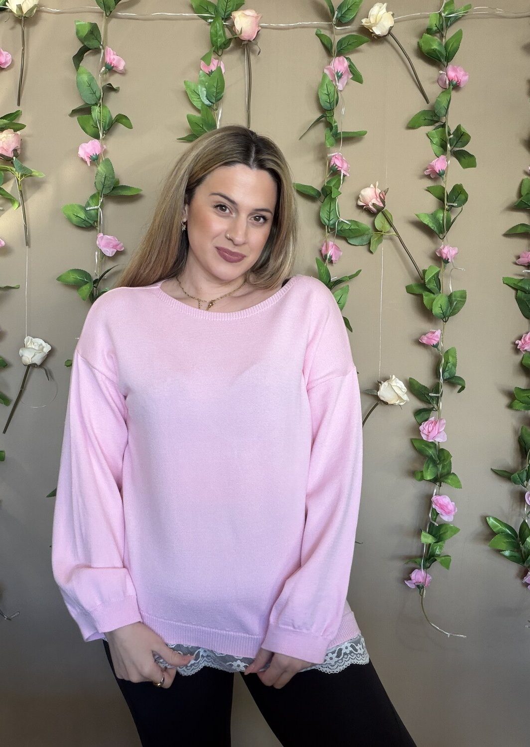 Ανοιξιάτικο πουλόβερ με δαντέλα